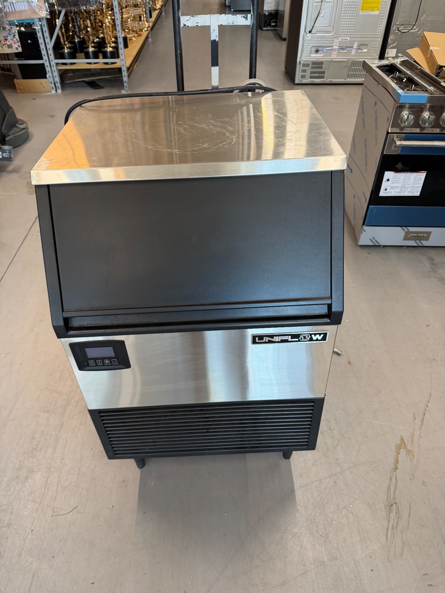 Uniflow Uniflow Intelligent Series Commercial Ice Machine, model UIM225NB