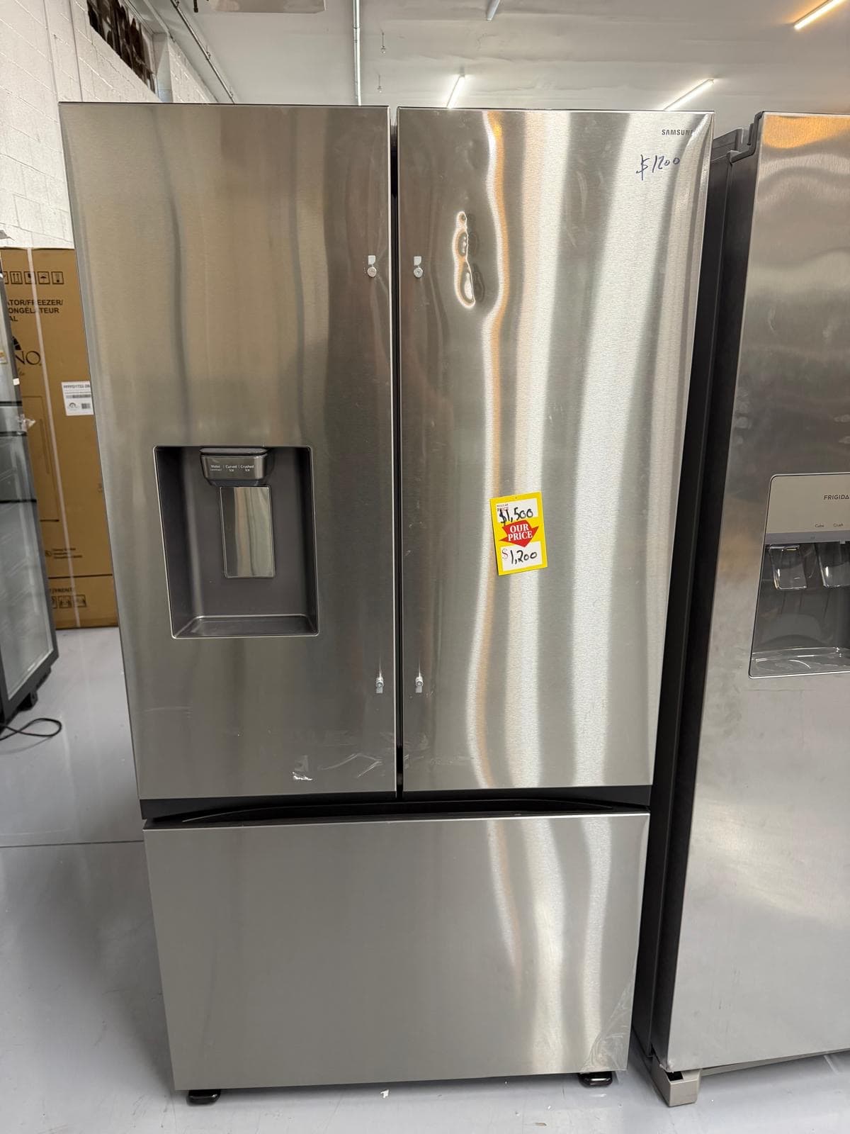 Samsung 31 cu. ft. Mega Capacity 3-Door French Door refrigerator in Fingerprint Resistant Stainless Steel, model RF32CG5400SR