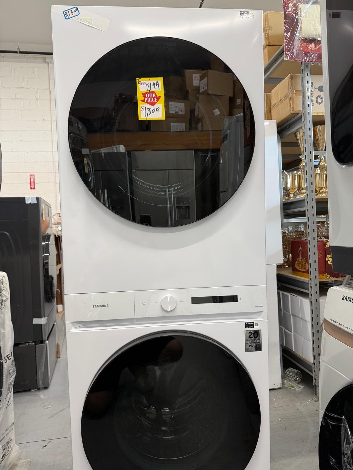 Samsung Bespoke AI Laundry Hub, model WH46DBH100EWA3