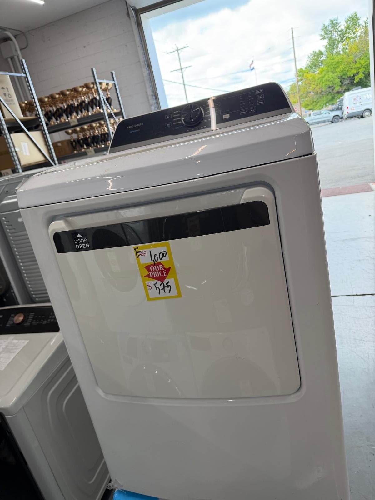 Frigidaire 7.0 cu. ft. top-load electric dryer, model FLVE7523BW